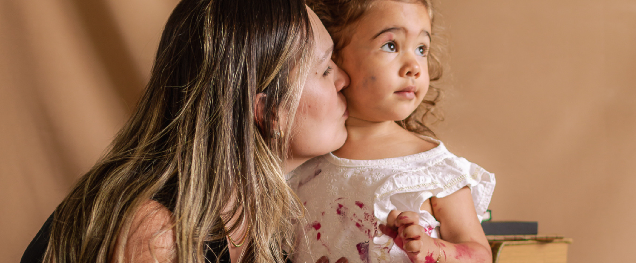 Mães não são naturalmente pacientes e a culpa materna é comum, mas injusta. Leia na coluna Mãe Conexão.